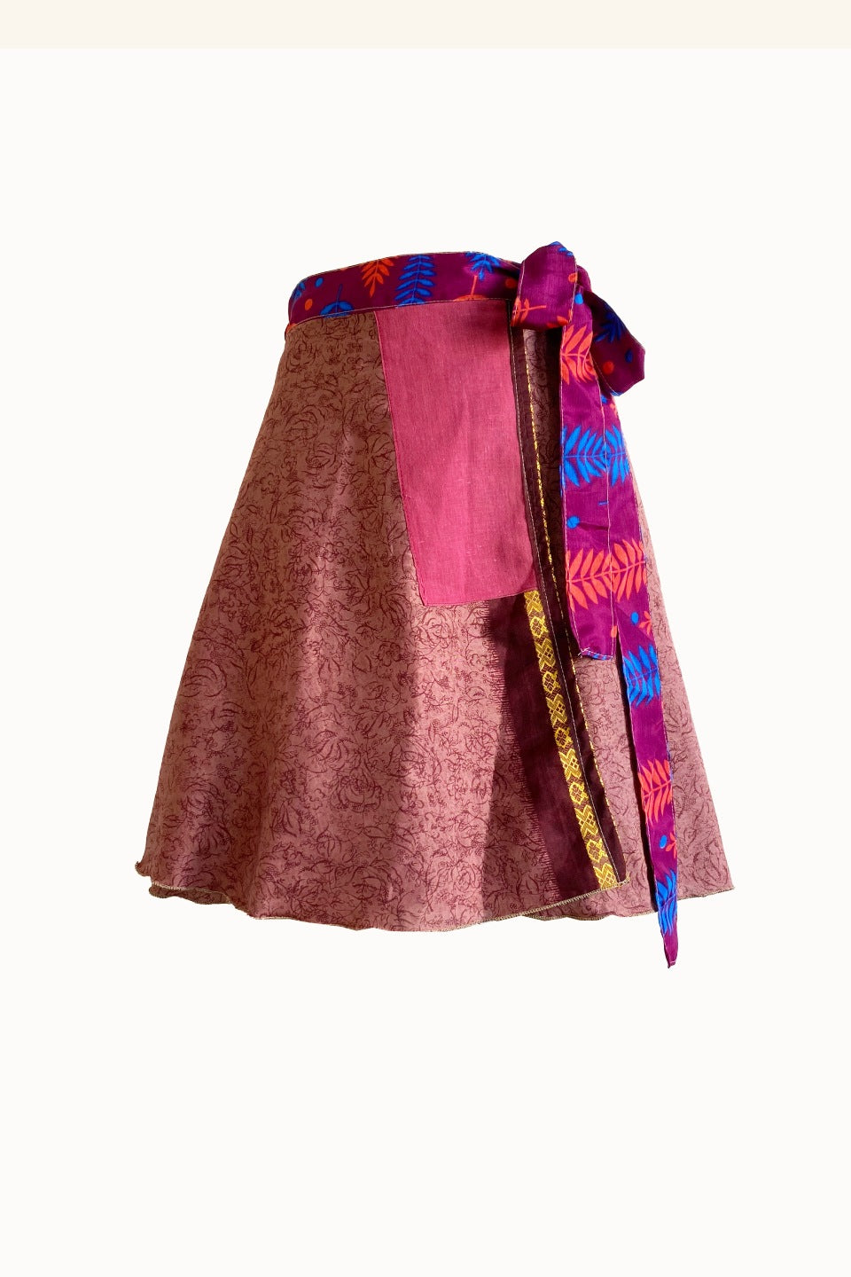 Short wrap skirt with floral patterns product picture
